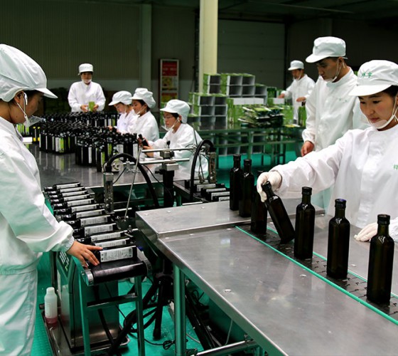 祥宇特級初榨橄欖油作為國產優質橄欖油，始終以質量求生存、以品牌謀發展、以質量創業績、以品質追卓越。在近20年的辛苦耕耘，在品質方面的不斷改進..